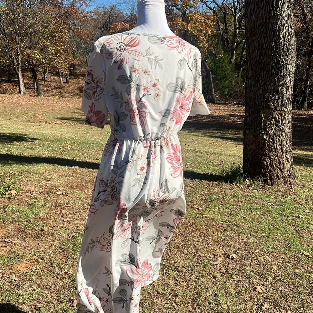 EMERY ROSE FLORAL DRESS … 560 - Picture 6 of 12